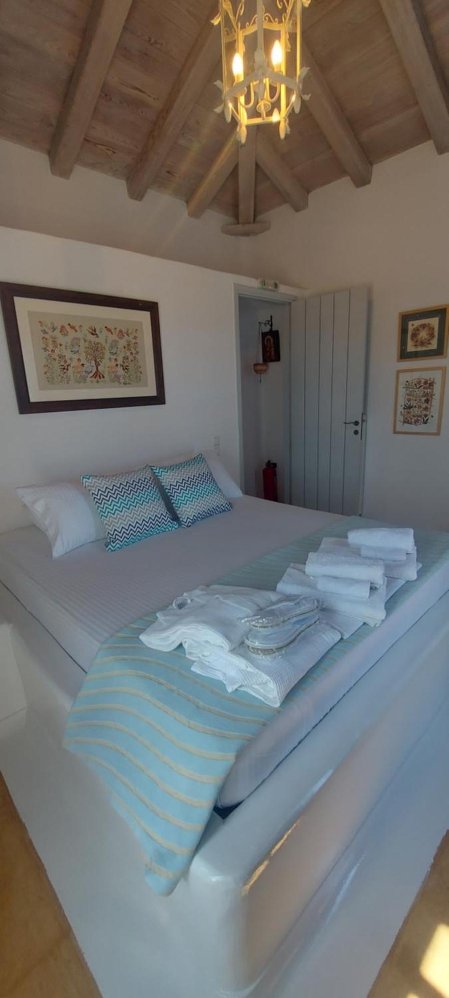 Simos Suites Elafonissos Exteriör bild